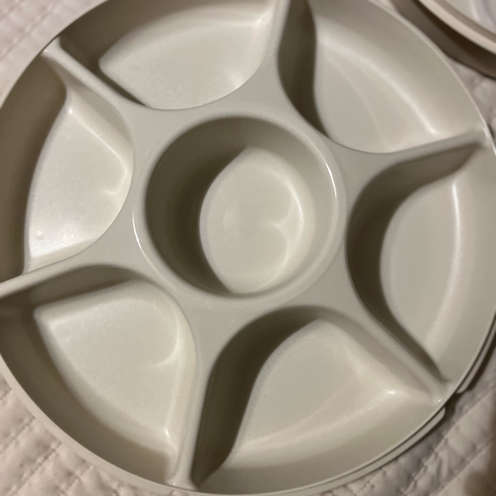 Tupperware Cream Divided Serving Platter - Picture 2 of 10